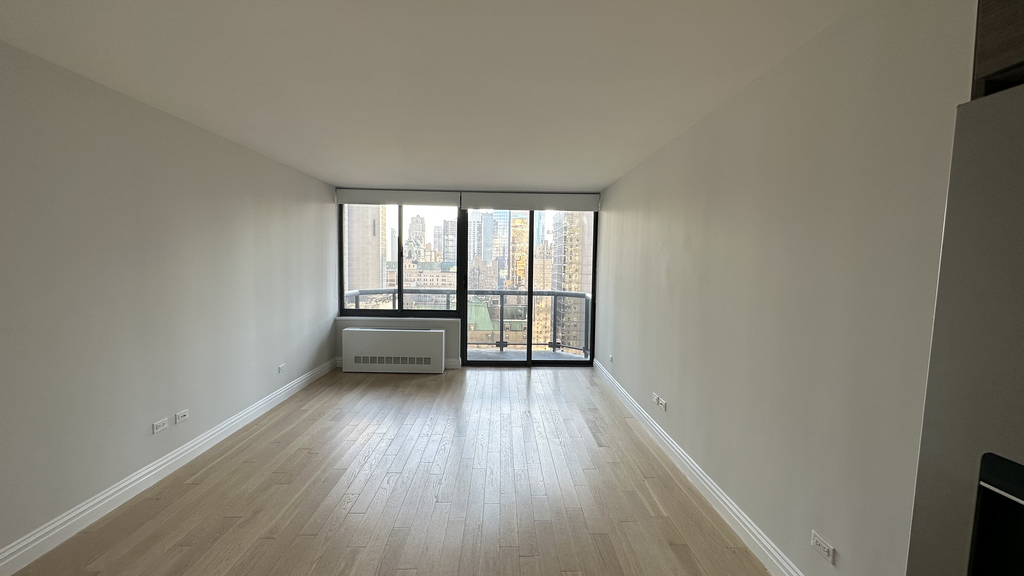 235 West 48th Street - Photo 6