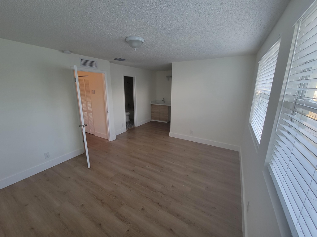 886 Crystal Lake Drive - Photo 12