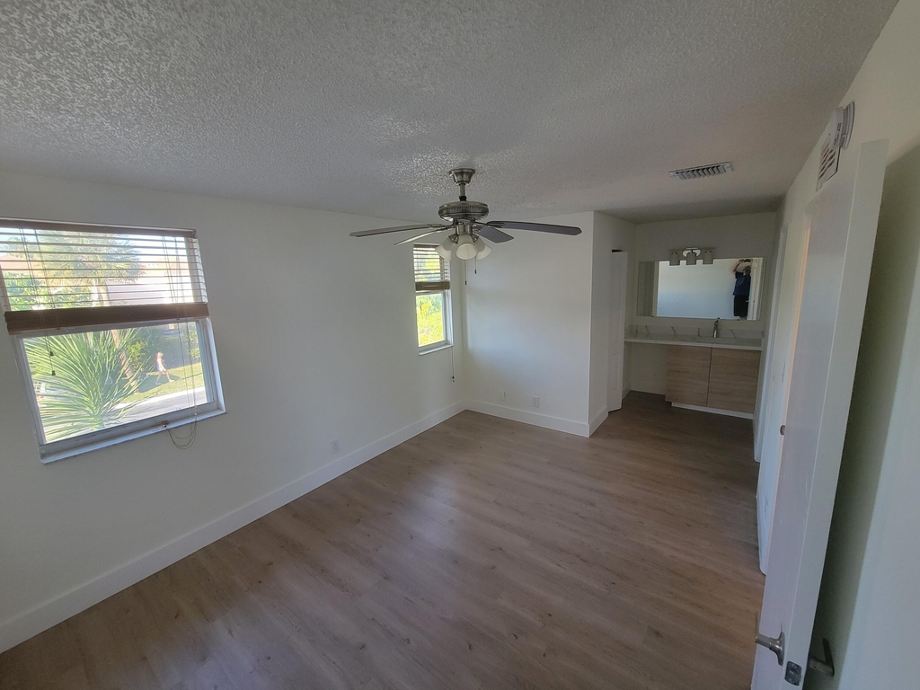 886 Crystal Lake Drive - Photo 11