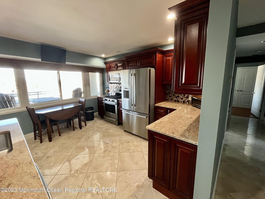 525 Ocean Boulevard - Photo 12