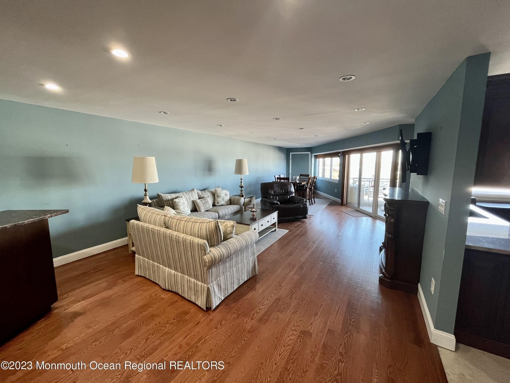 525 Ocean Boulevard - Photo 4