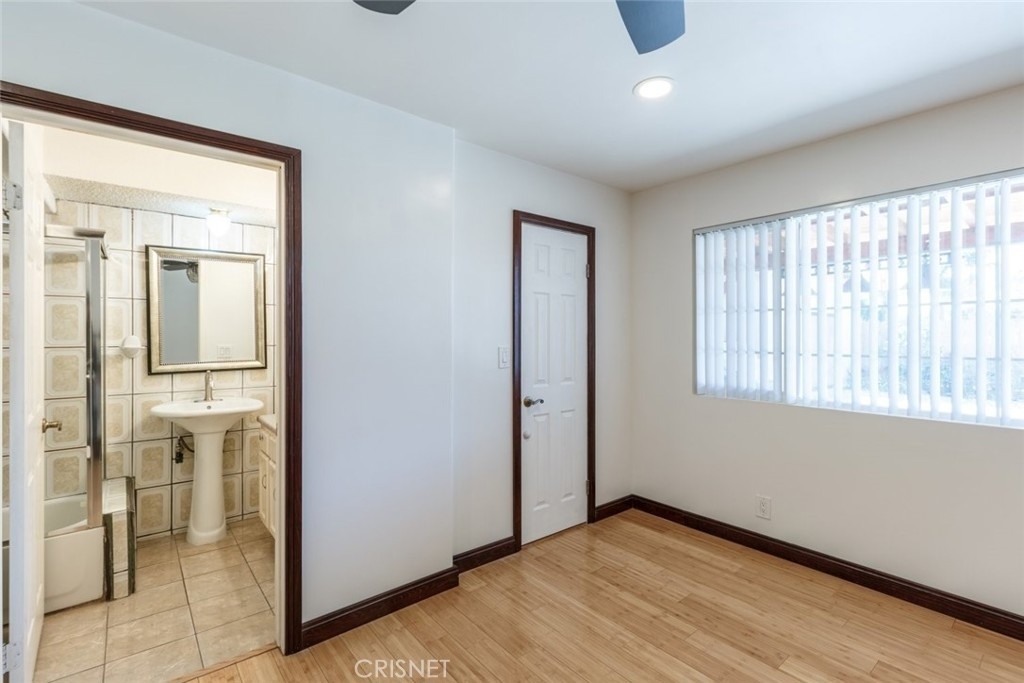 12515 De Foe Avenue - Photo 9