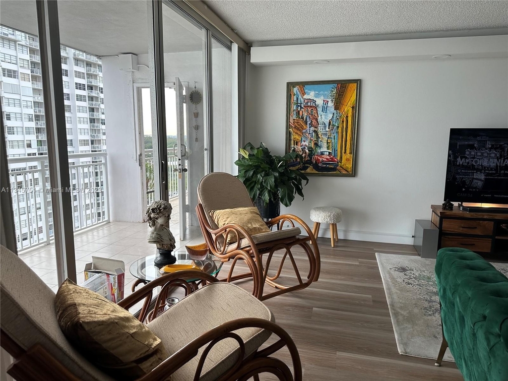 18061 Biscayne Blvd - Photo 1