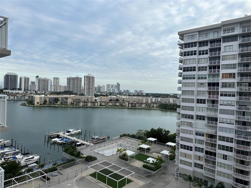 18061 Biscayne Blvd - Photo 11