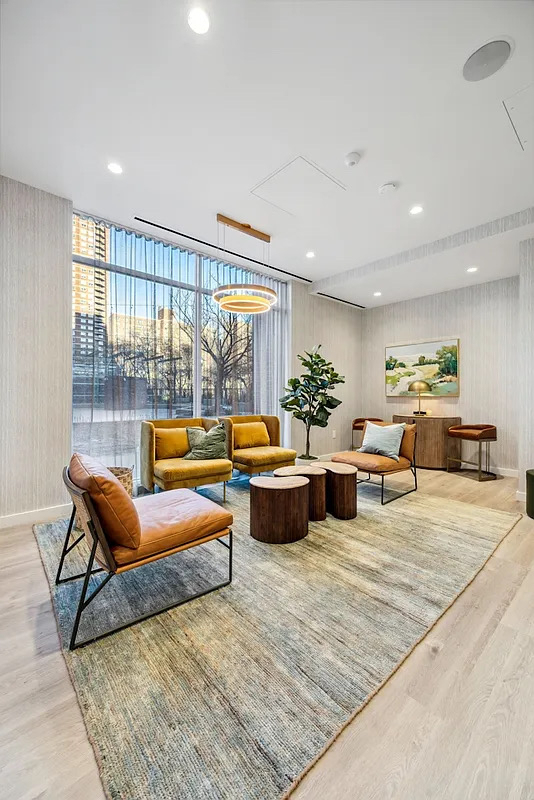 East 26th Street - Photo 8