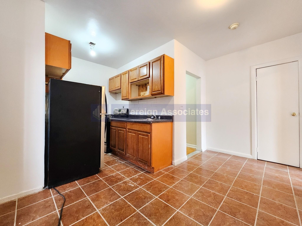 210 West 262nd St - Photo 4