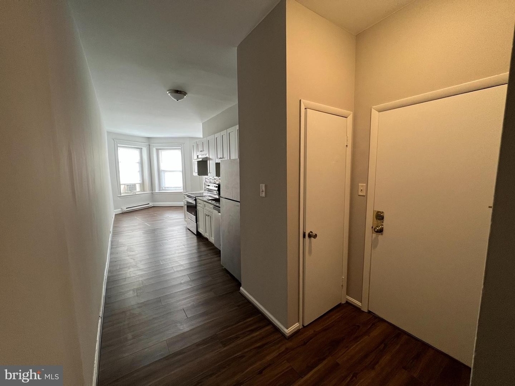 810 Newington Ave #2 - Photo 4