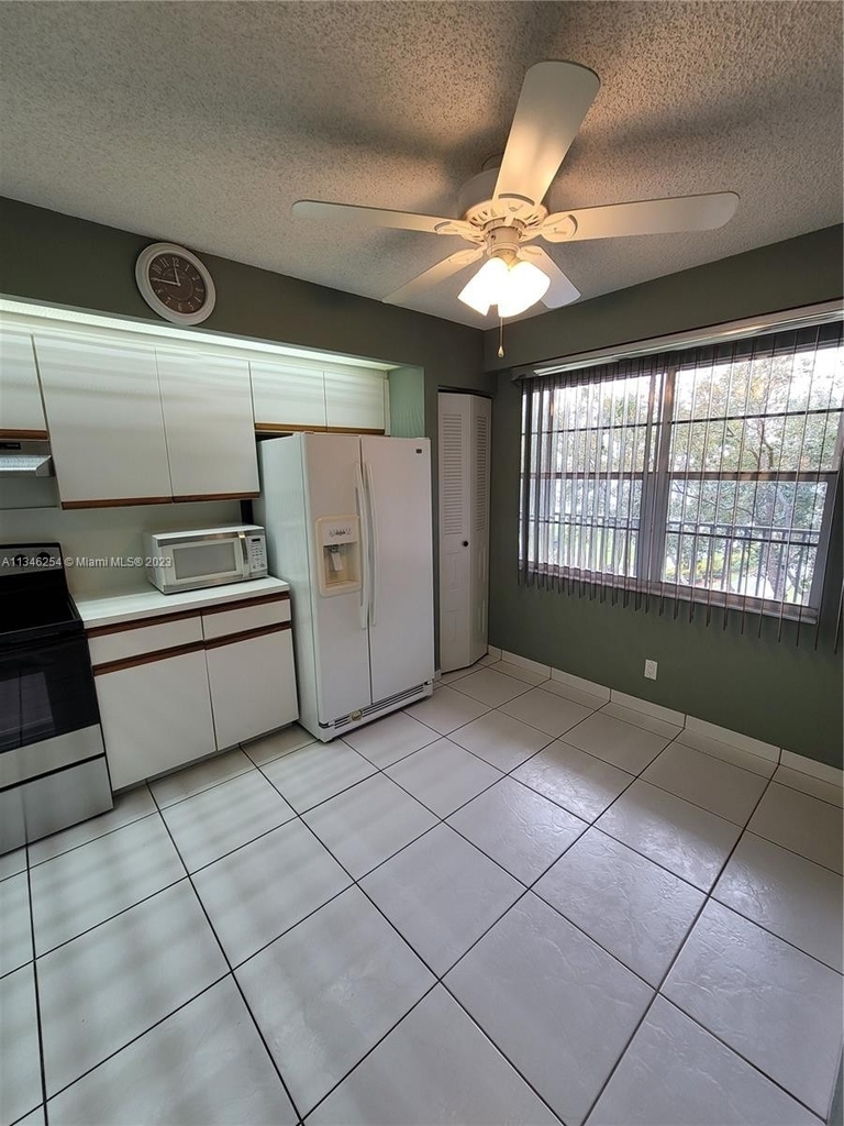 901 Sw 128th Ter - Photo 10