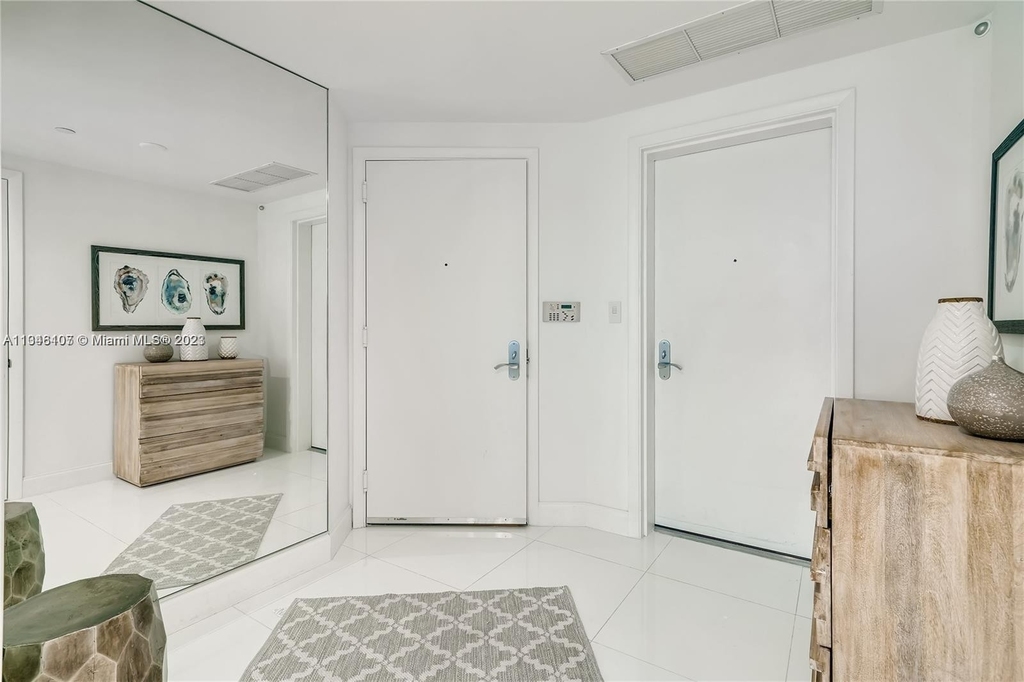 17001 Collins Ave - Photo 13