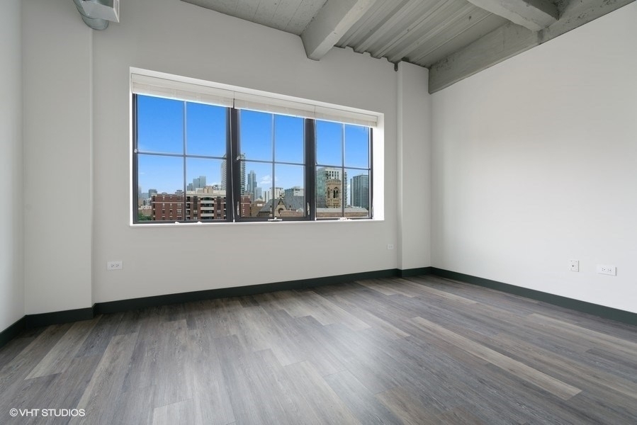 2101 S Wabash Avenue - Photo 1