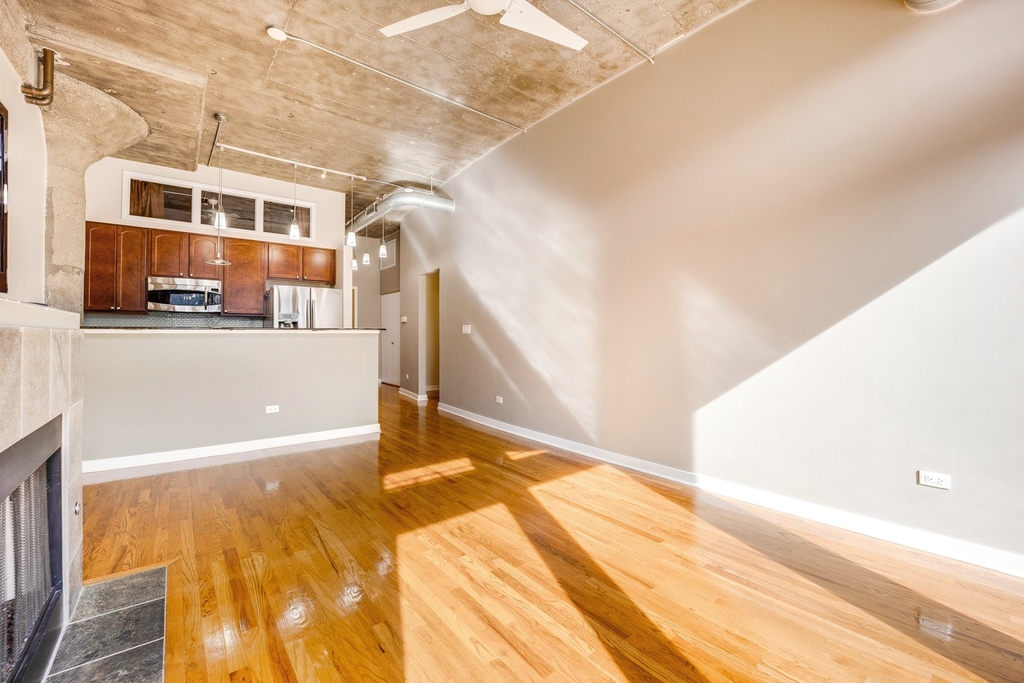 1001 W 15th Street - Photo 5