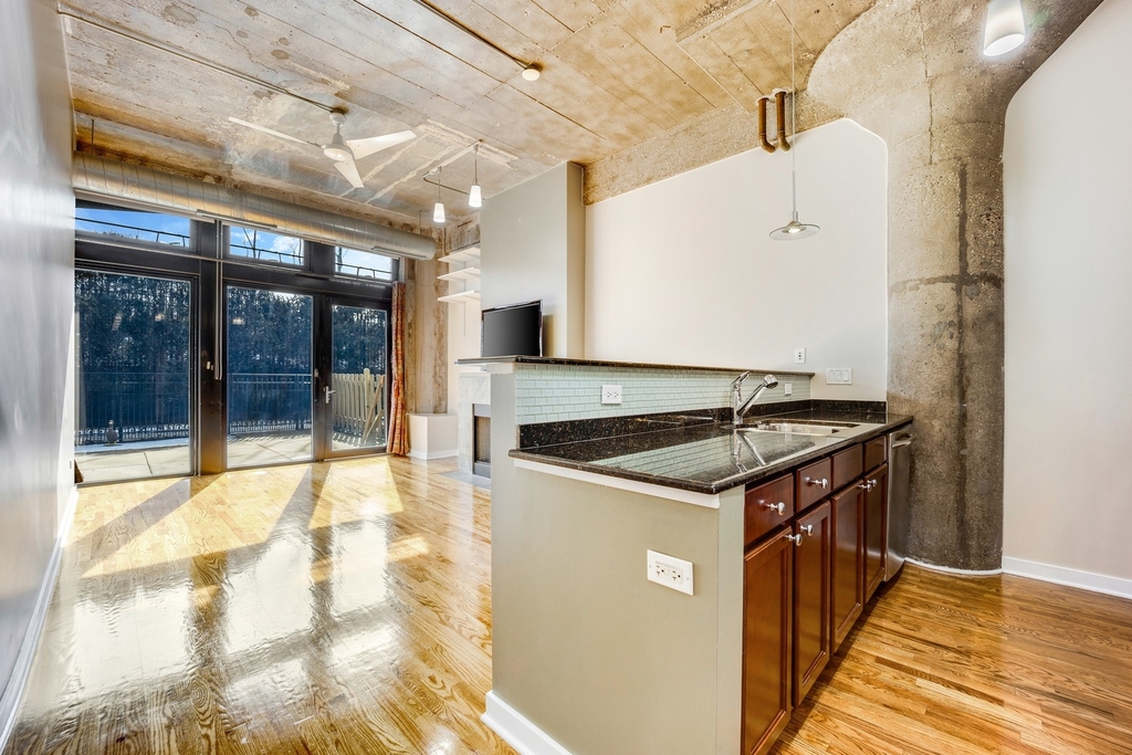 1001 W 15th Street - Photo 1