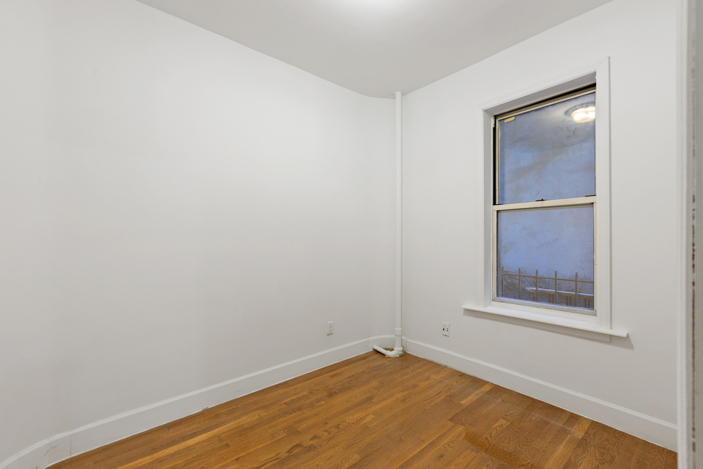 241 West 13th Street - Photo 4