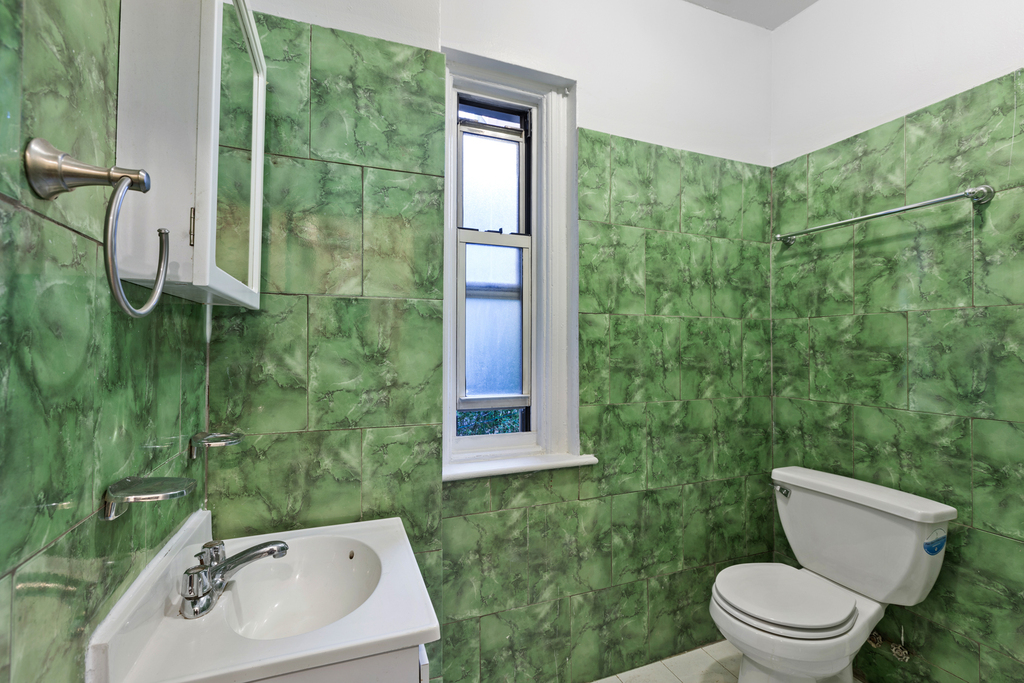 241 West 13th Street - Photo 5