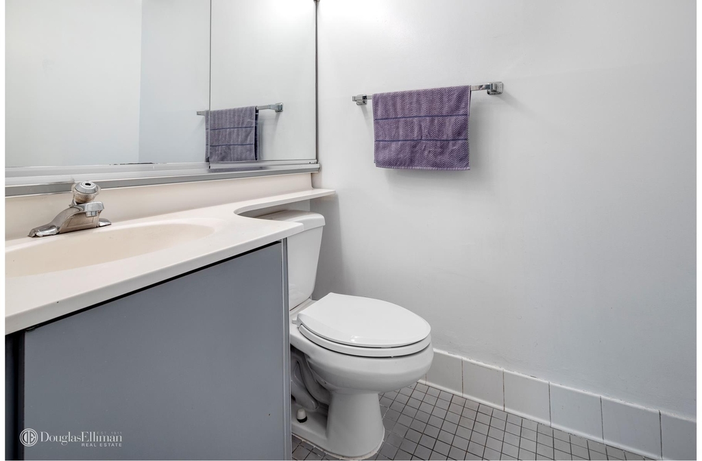 347 W 57th St - Photo 6