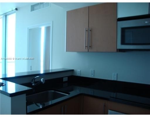 300 S Biscayne - Photo 4