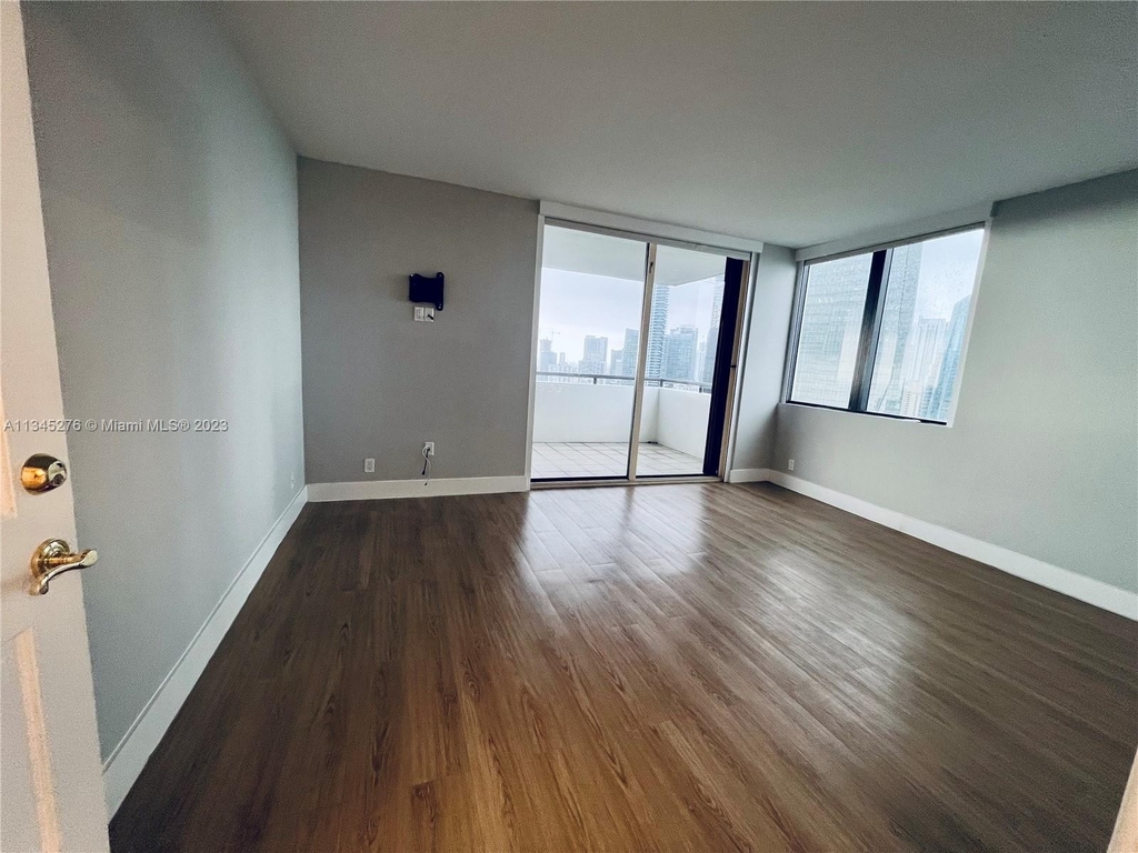 1581 Brickell Ave - Photo 27