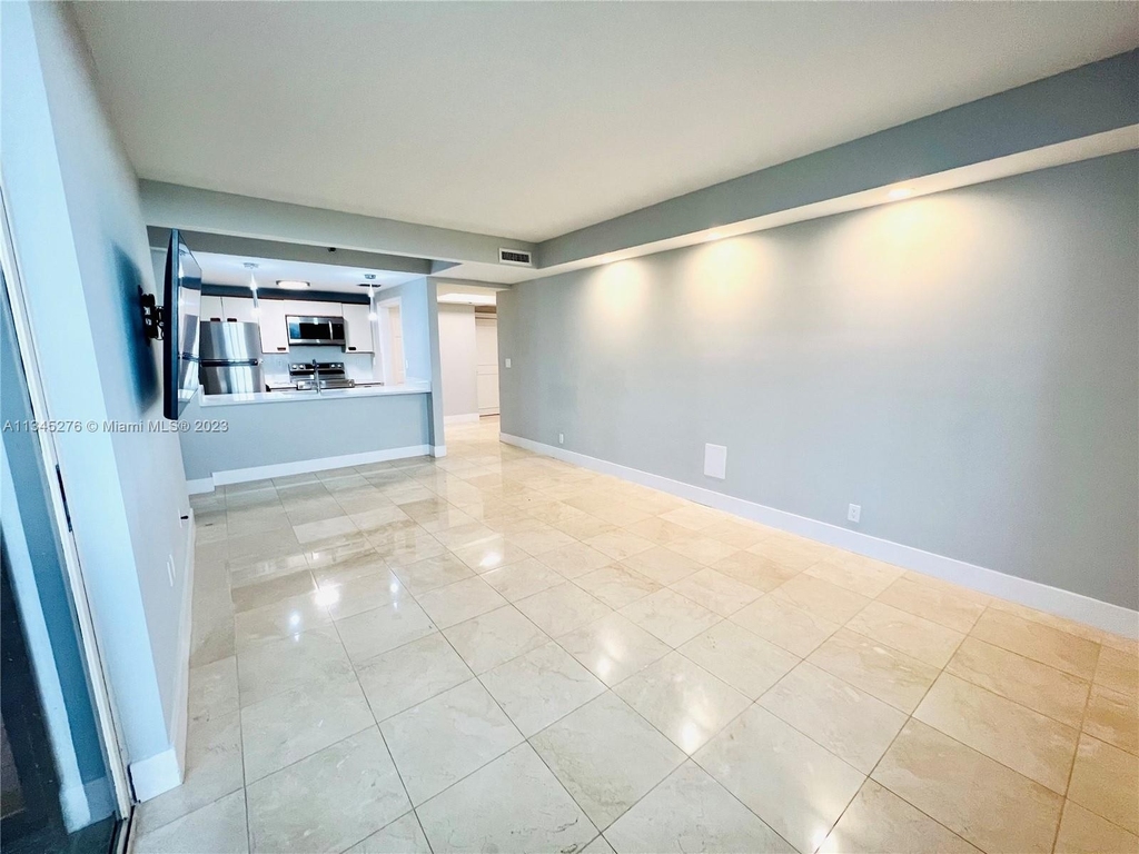 1581 Brickell Ave - Photo 14