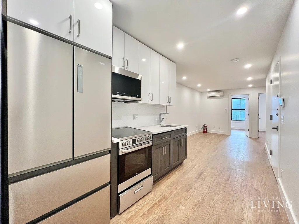 435 Dekalb Avenue - Photo 1