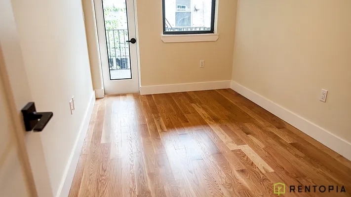 1426 Dekalb Avenue - Photo 3