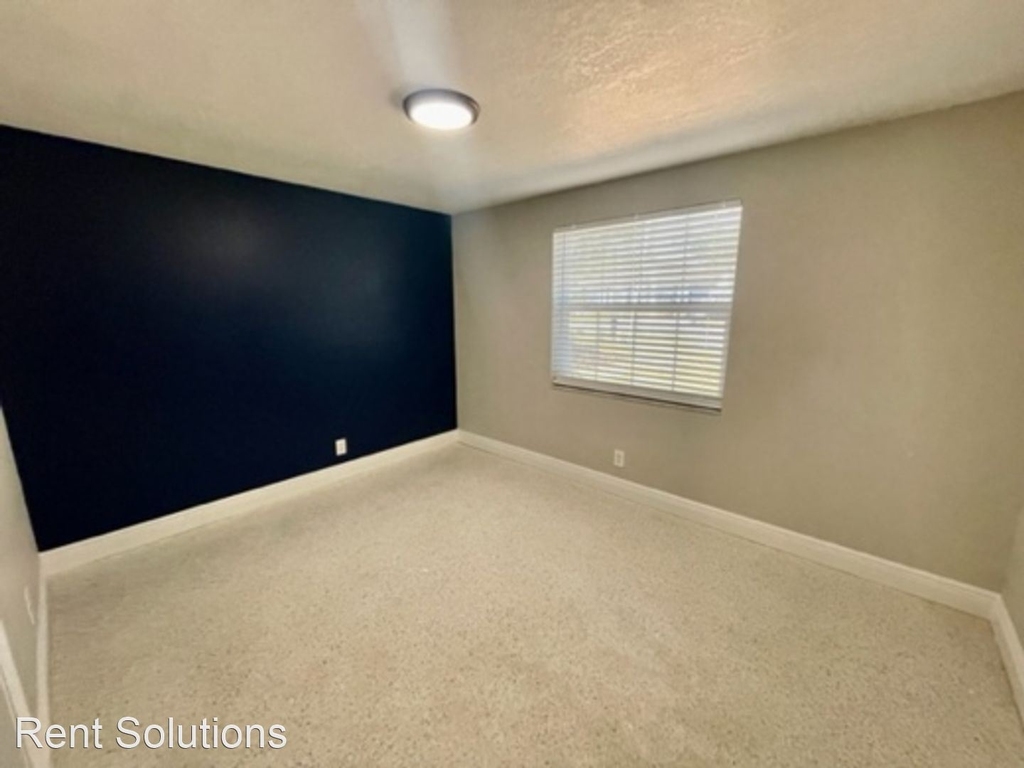 8703 Navajo Ave. Unit B - Photo 12