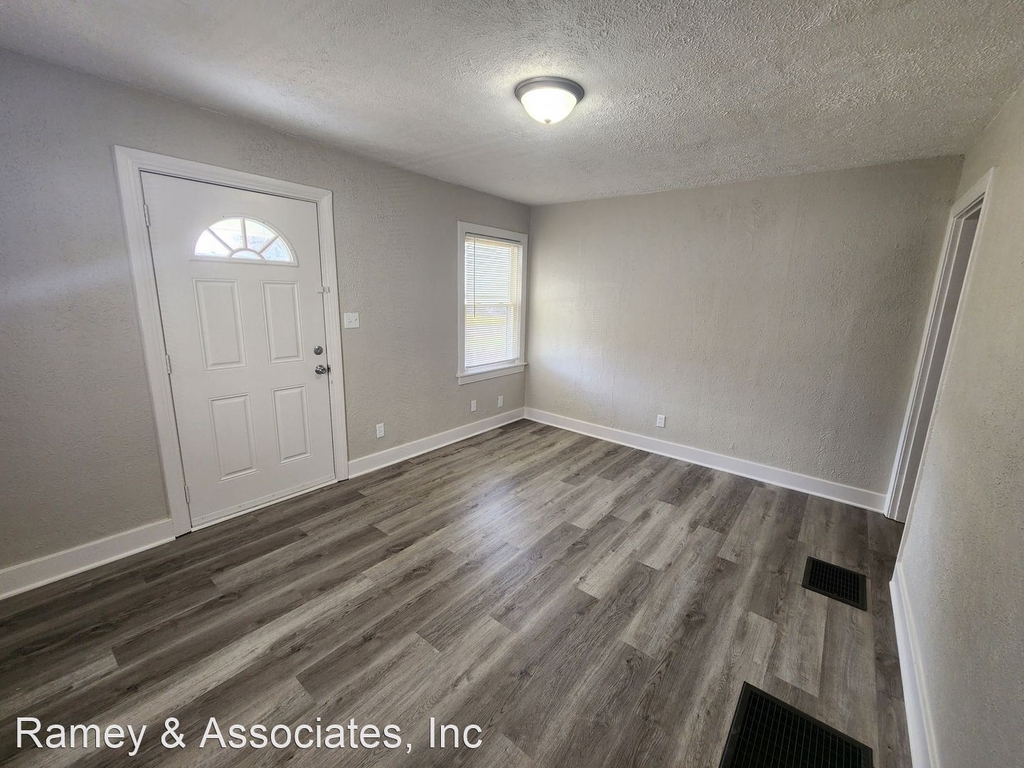 1809 Ratcliff Ave - Photo 3