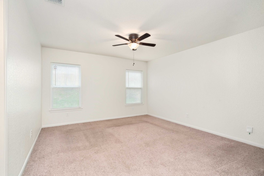 3923 Southton View - Photo 11