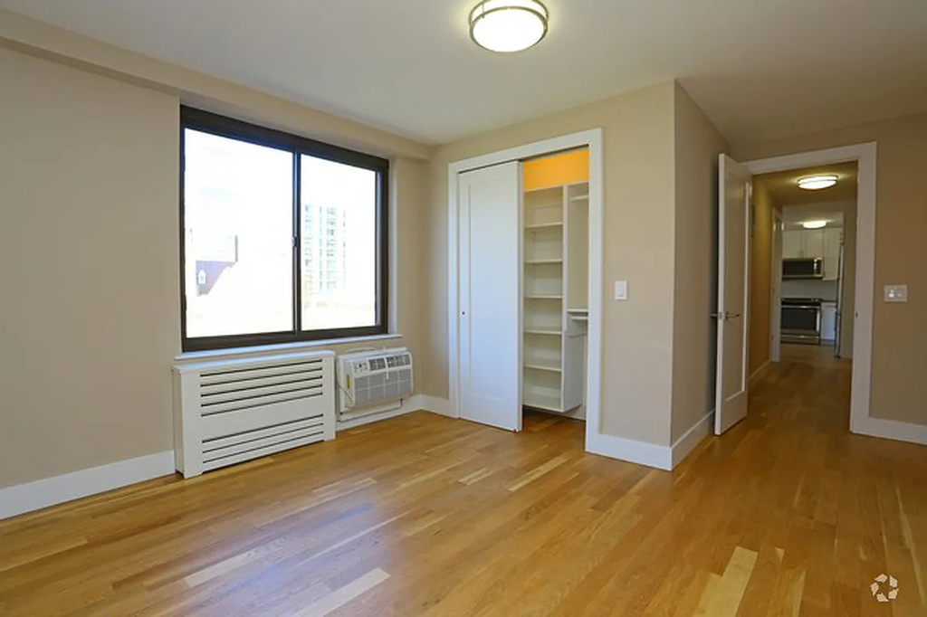 792 Columbus Avenue - Photo 2