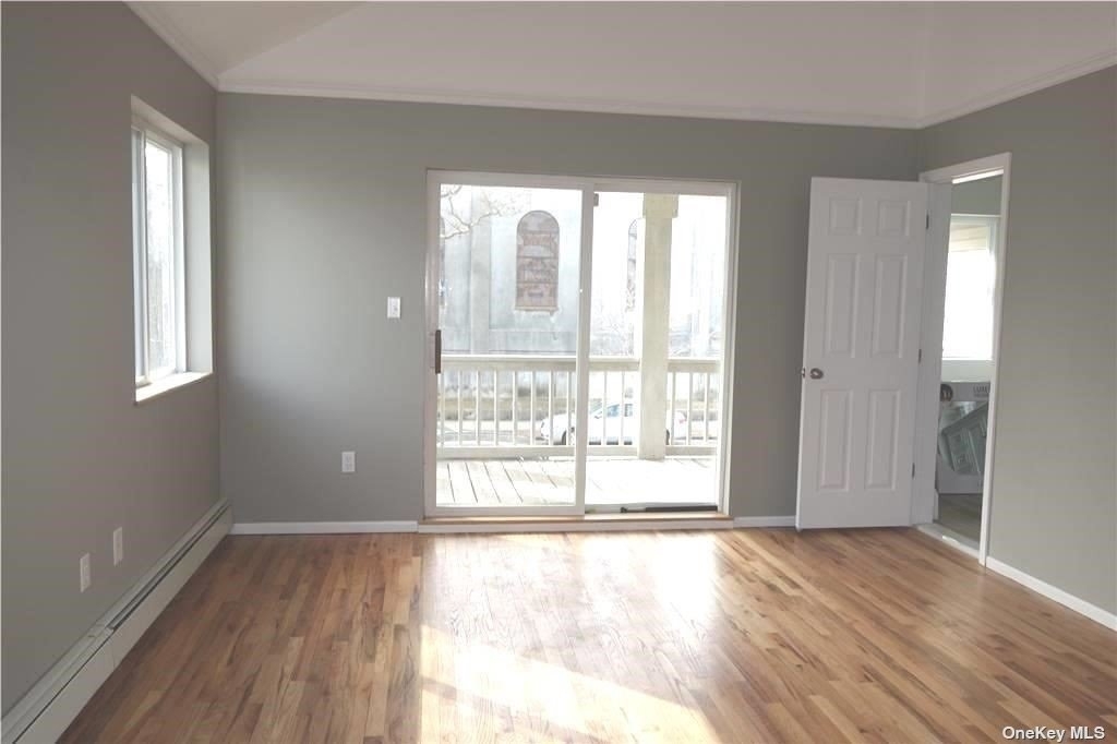 565 W Walnut Street - Photo 8