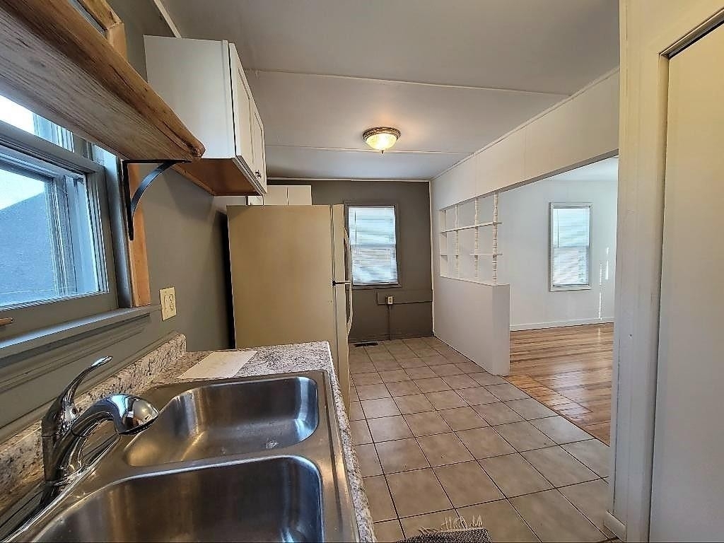 1035 Spruce Street - Photo 3