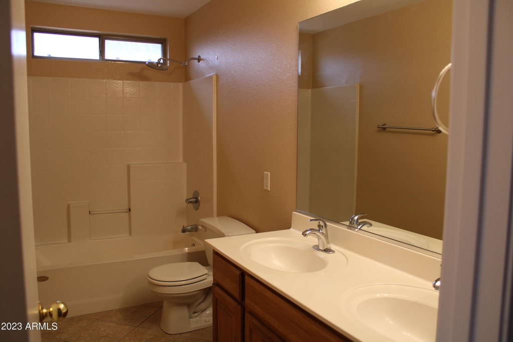 6349 W Desert Hollow Drive - Photo 19