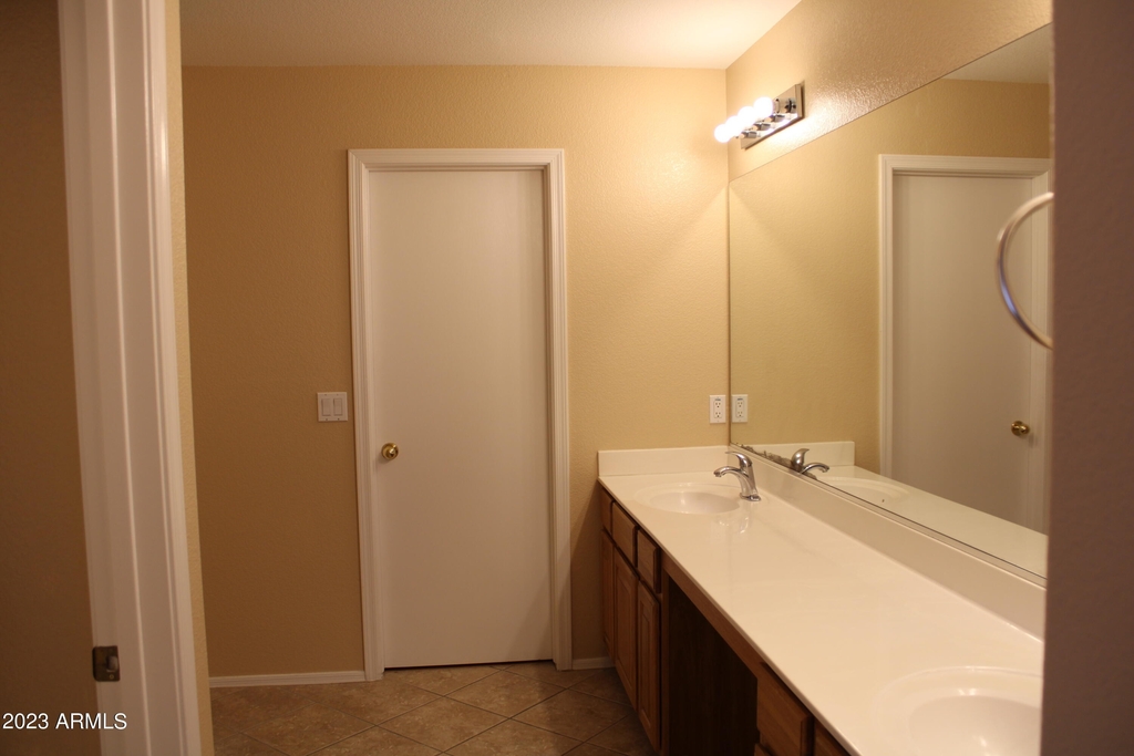 6349 W Desert Hollow Drive - Photo 15