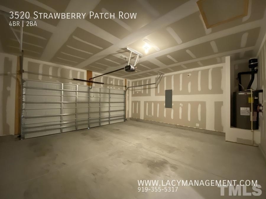 3520 Strawberry Patch Row - Photo 32