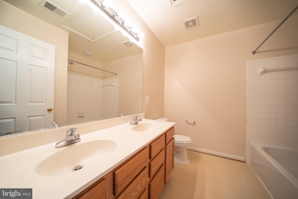 2459 Wheat Meadow Circle - Photo 15