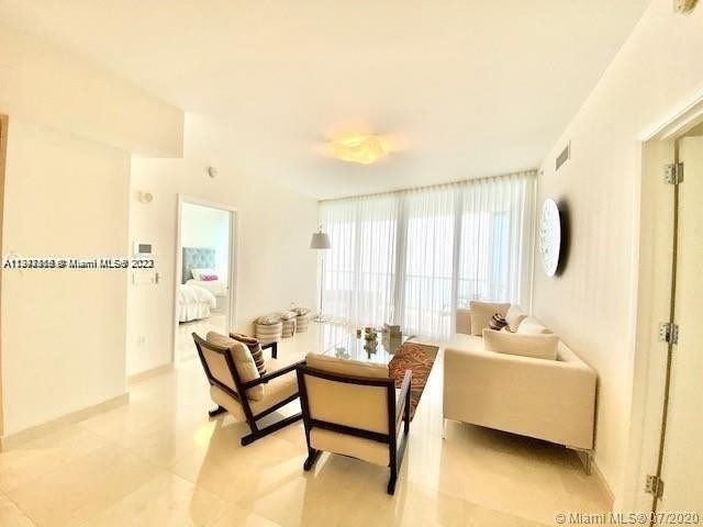 17121 Collins Ave - Photo 2