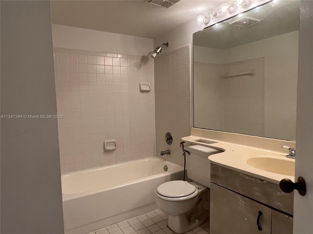 1017 Coral Club Dr - Photo 18