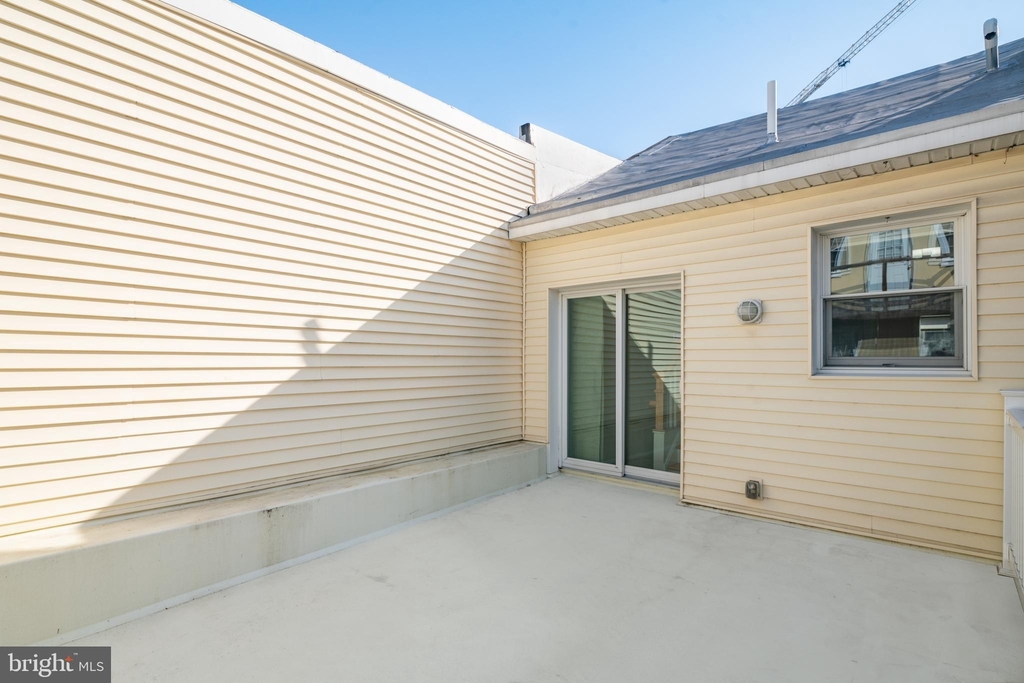 1347 Christian Street - Photo 2