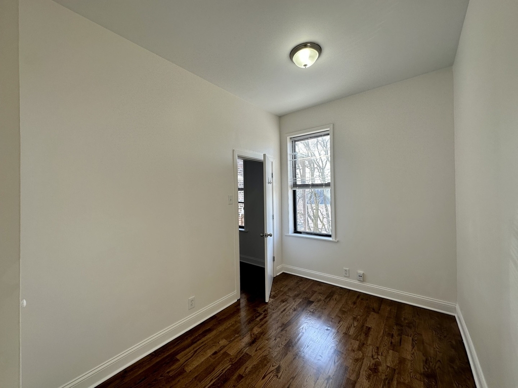 1803 W 47th Street - Photo 4