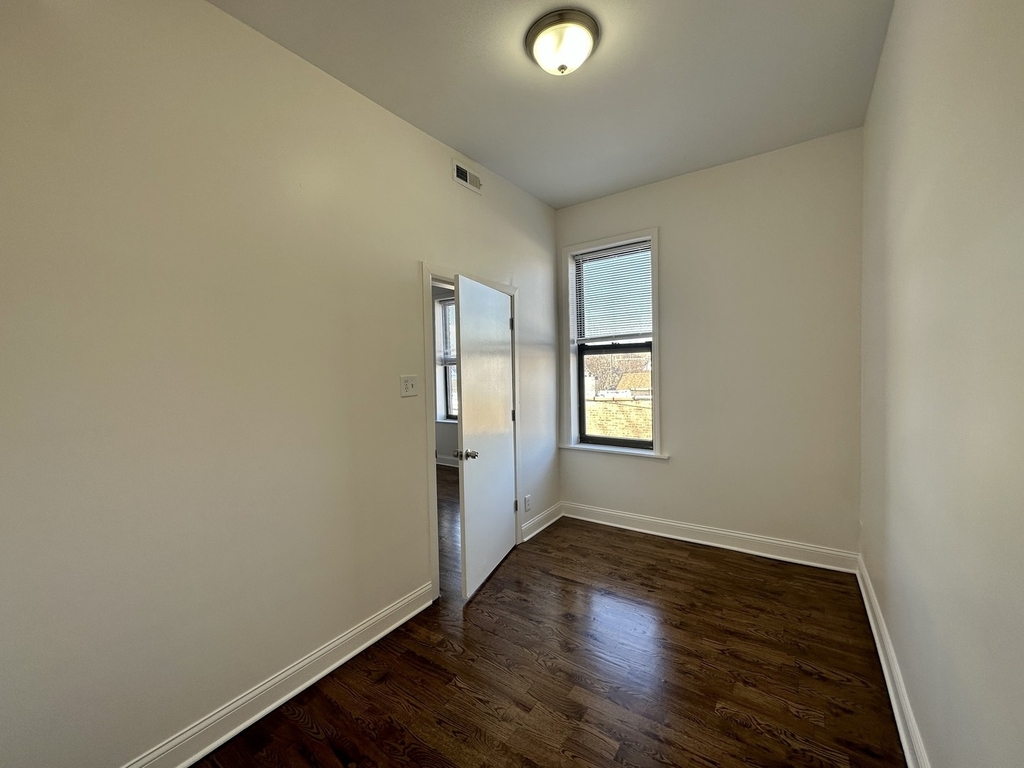 1803 W 47th Street - Photo 6