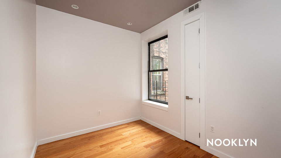 662 Park Place - Photo 8