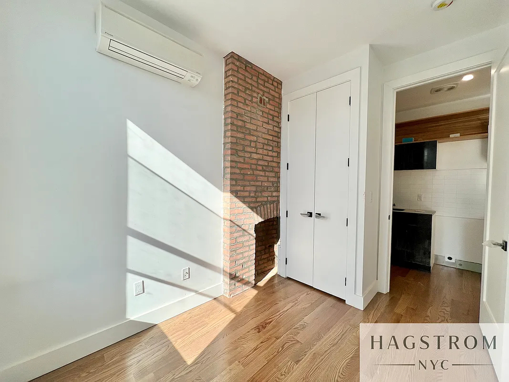 631 East 6th Street - Photo 9