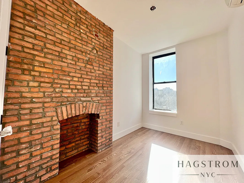 631 East 6th Street - Photo 5