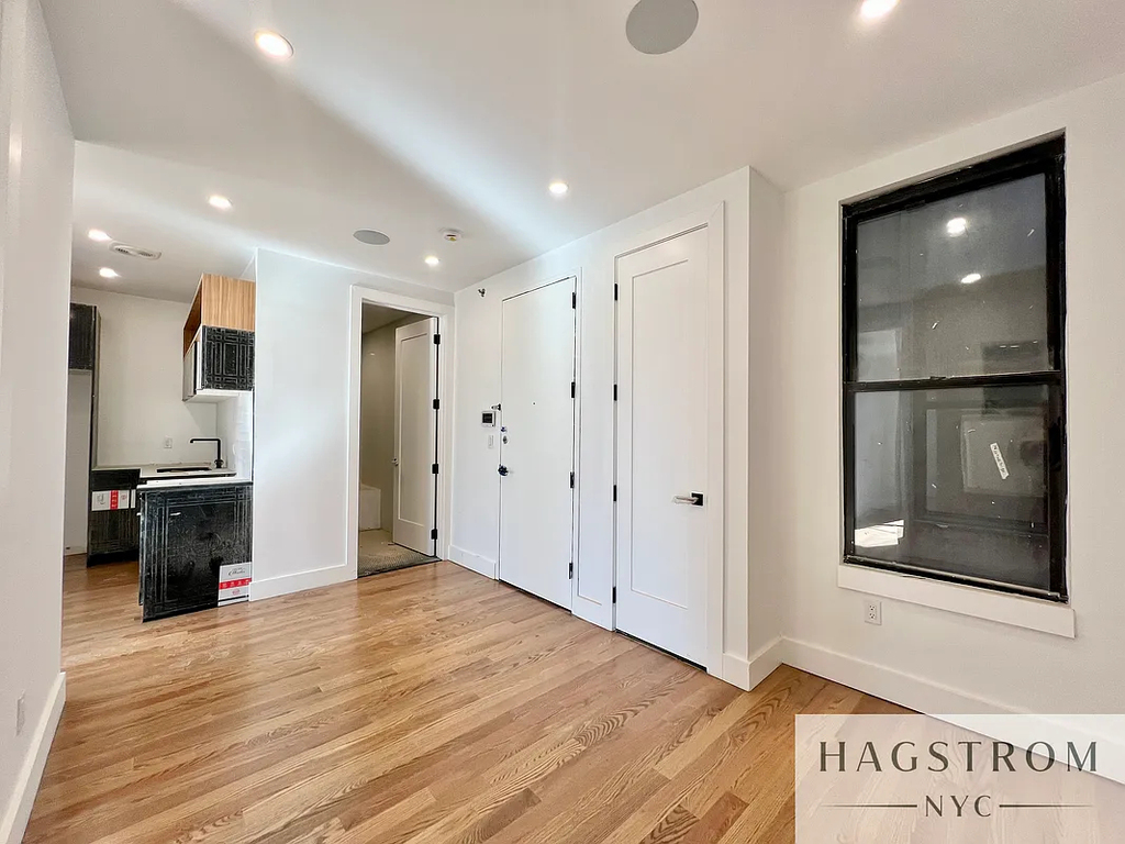 631 East 6th Street - Photo 1