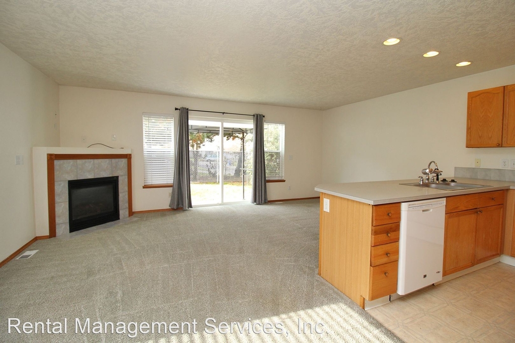 3619 Ne 157th Ave - Photo 4