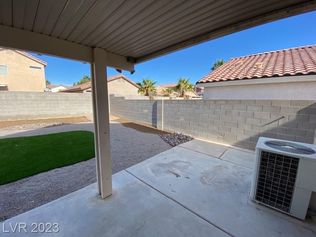 4408 Sparkle Crest Avenue - Photo 33