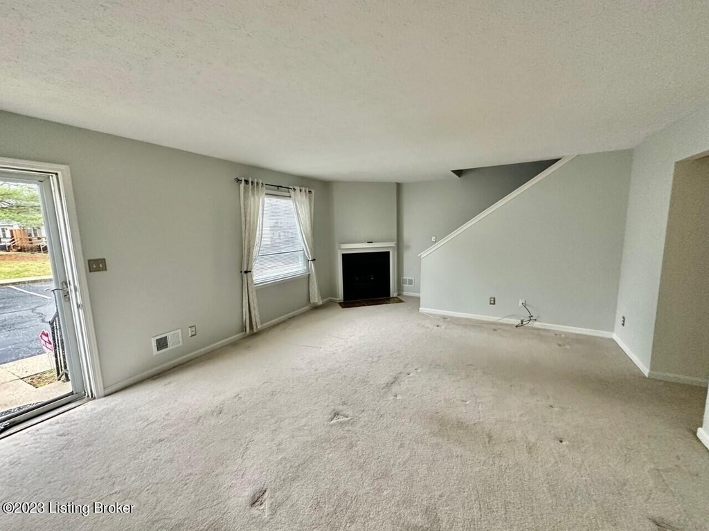 10791 Colonial Woods Ct - Photo 1