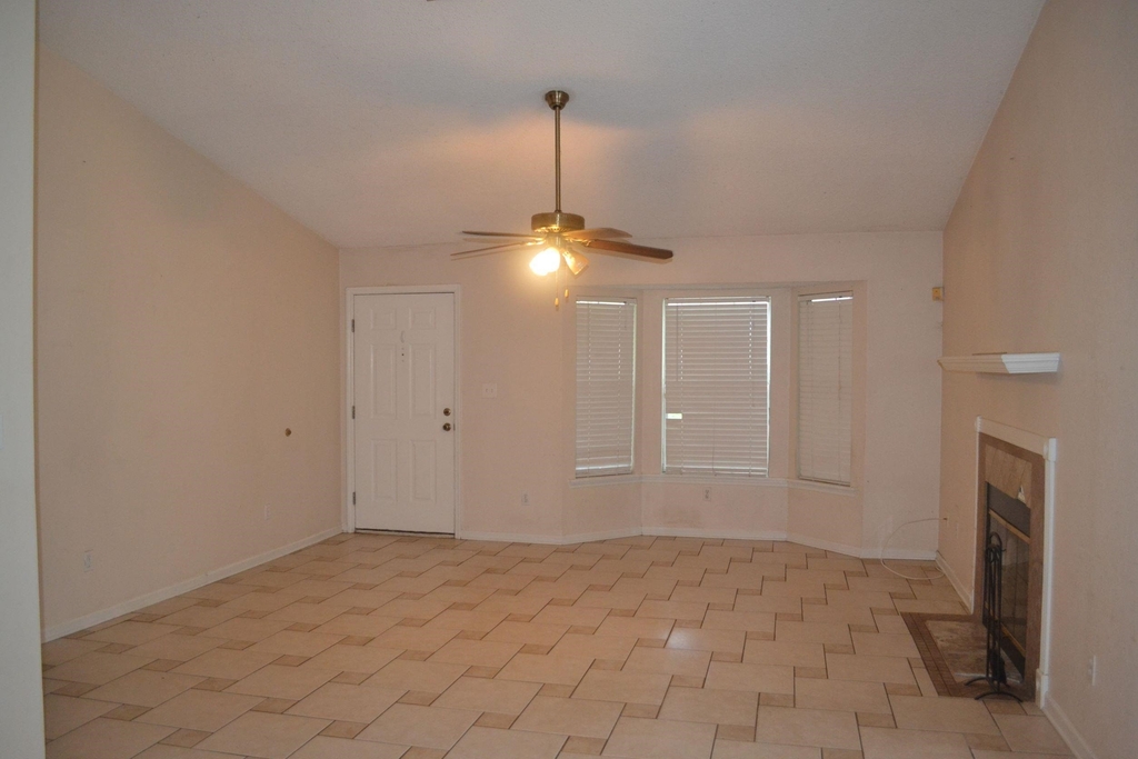 1229 Fogle - Photo 2