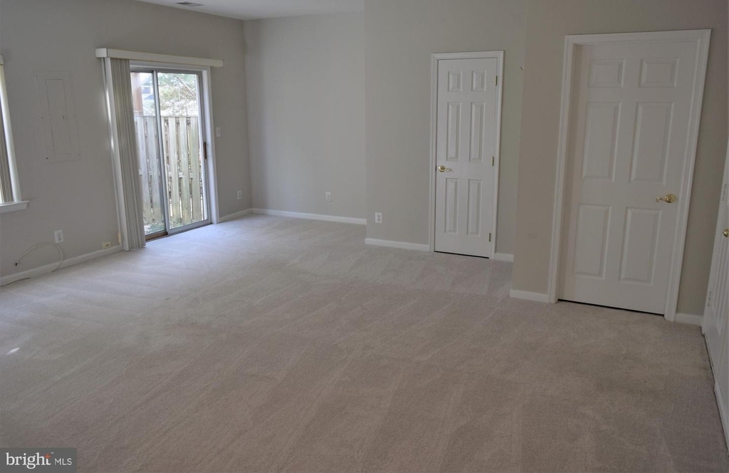 8933 Royal Astor Way - Photo 39