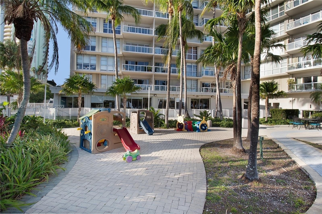 2451 Brickell Ave - Photo 13