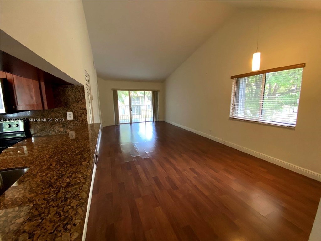 9402 Sw 140th Ct - Photo 6